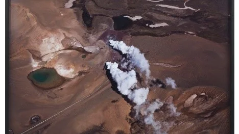 En av Olafur Eiliassons bilder från Island, fotograferad av Jens Ziehe.