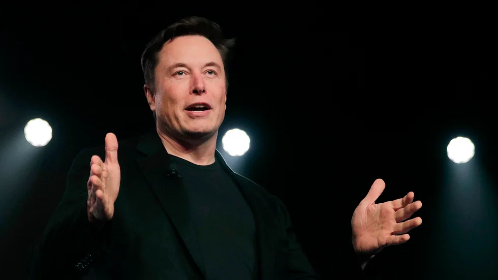 Biltillverkaren Teslas grundare och vd, Elon Musk, hoppas att slippa fullfölja budet på det sociala nätverket Twitter. Arkivbild