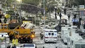 Bilden från New York, dagen efter attacken mot World Trade Center. Flera stora Hollywoodfilmer stoppas nu efter terrorattackerna mot USA. Förutom risken för fortsatta terrordåd gör filmernas likhet med verkligheten att de inte går att visa.
FOTO: PRESSENS BILD