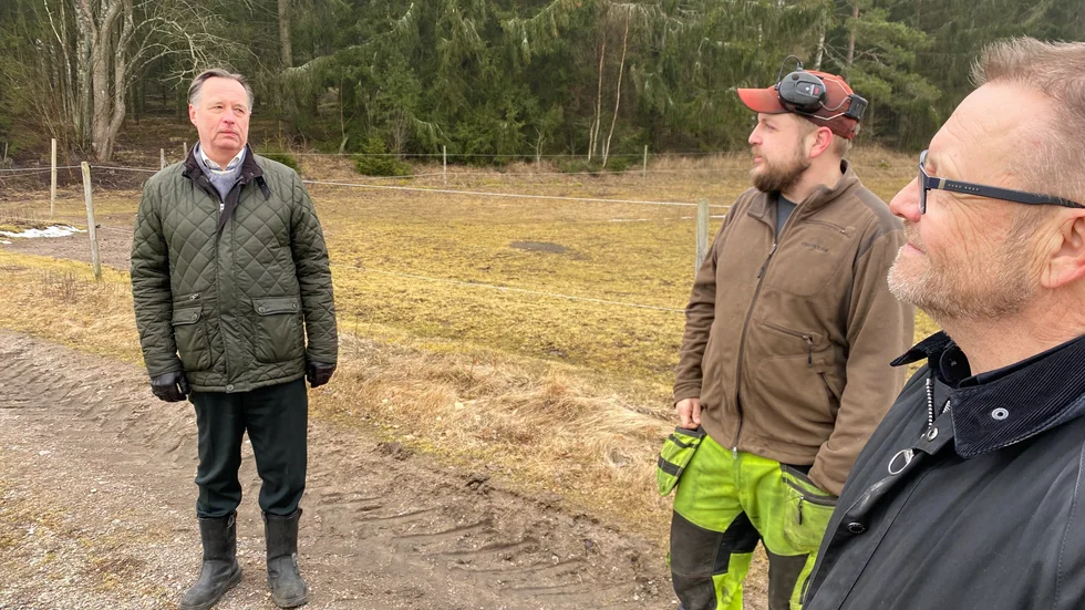 Stefan Eriksson, Niklas Wennerberg Eriksson och Anders Eriksson har tagit juridisk hjälp för att få rätt mot Vattenfalls planer på en kraftledning.