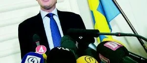 Ledare: Arrogant Bildt krånglar till det