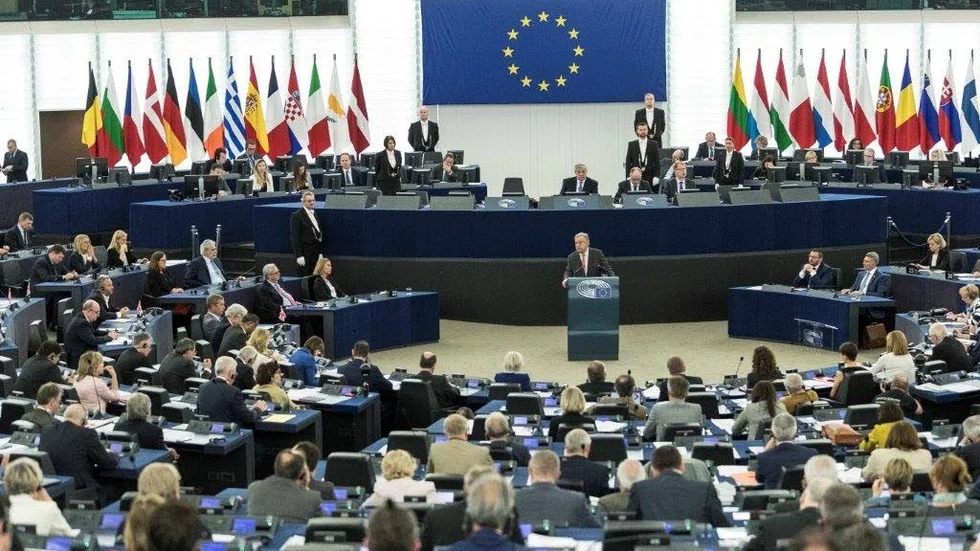 EUROPAPARLAMENTET. Den massmediala närvaron i Bryssel har minskat. De 751 ledamöterna i Europaparlamentet har dock fått mer att säga till om.