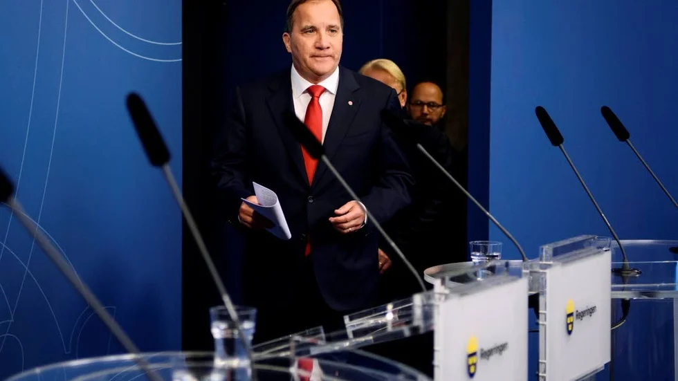 Ombildning. Två statsråd har avgått men försvarsminister Peter Hultqvist sitter kvar.