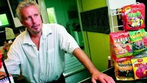 Håkan Holmlund har arbetat på Hydromacken i 15 år - utan att bli rånad. Men i torsdagskväll var olyckan framme.
Foto: Andreas Skogh (011-200 462)
redaktion@folkbladet.se