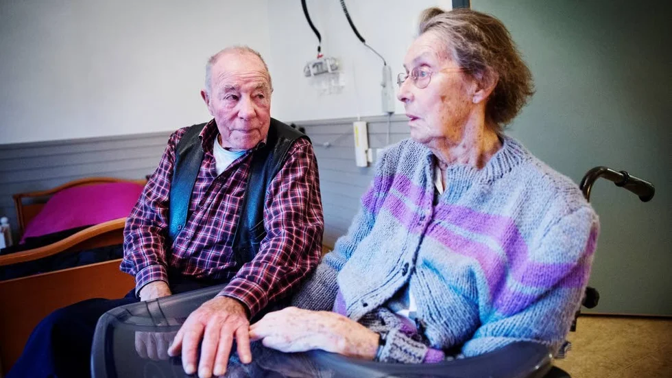 Numera bor Gunvor på ett särskilt boende. Maken, 86-årige Curt Carlsson mäktade inte med att ta hand om henne hemma.