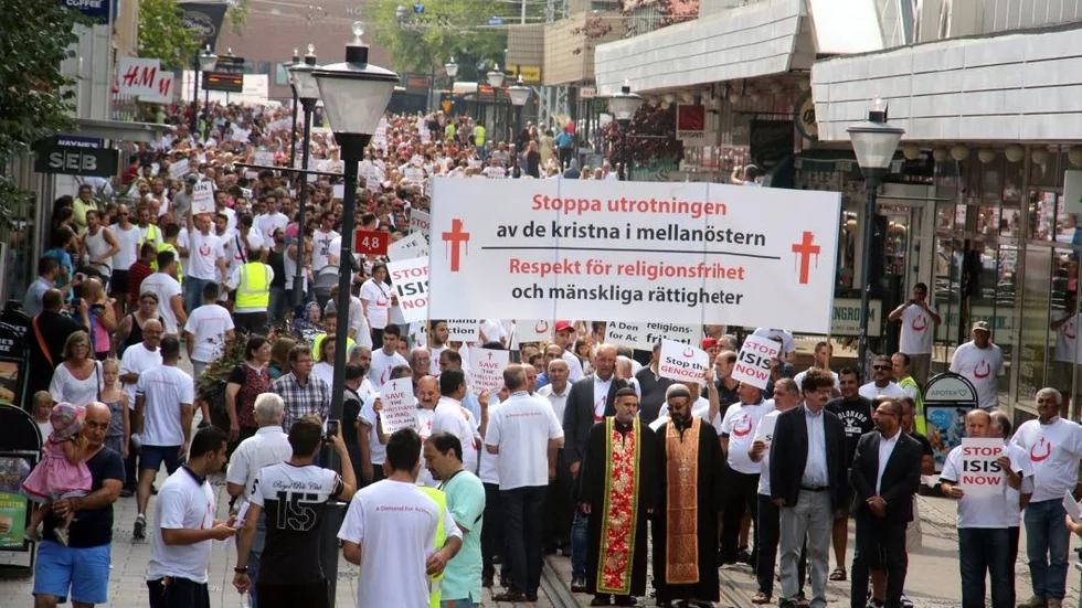 Stöd. Över tusen personer dök upp för att protestera mot de kristnas situation i Irak och Syrien.