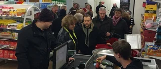 Över 100 kom på invigning av ny lanthandel