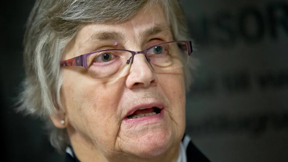 Avgår inte. Missnöjet är stort, men Elisabeth Eliasson har inga planer på att avgå.