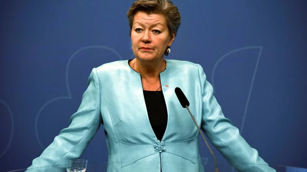 JOBBPOLITIK. Arbetsmarknads- och etableringsminister Ylva Johansson (S) och den rödgröna regeringen satsar på både Samhall och lönebidragen.