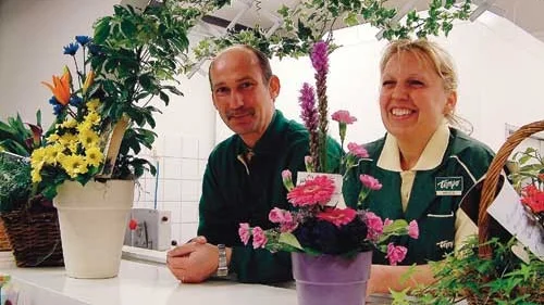 I ny butikslokal. Håkan och Mariette Norlin, Tuna.