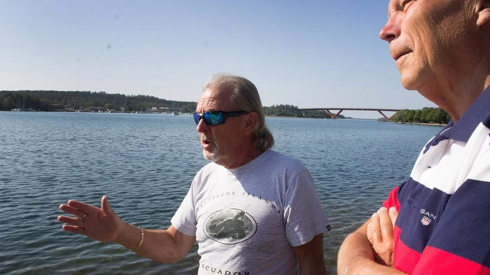 Carsten Andersson och Håkan Larsson representerar samtliga klubbar med intressen i Motalaviken, Tegelviken och Råssnäs. Nu vill man att Motalas politiker tar muddringsfrågan på allvar.