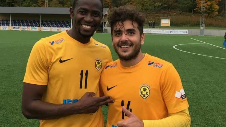 Albert Kargbo och Marwan Al-Inizi.