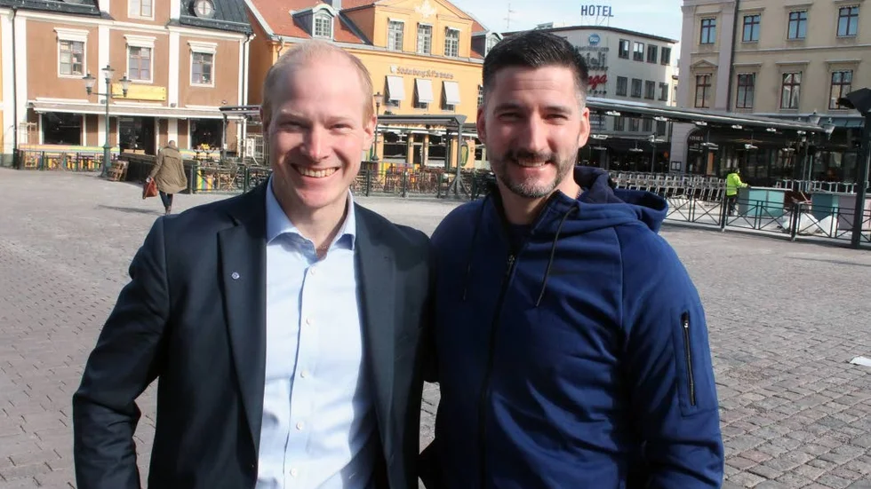 Mot äventyret. De har gjort en hel del idrottsutmaningar på var sitt håll. Nu gör de sitt tuffaste lopp tillsammans, Joakim Mårbring och Marcus Carlberg. Barndomskompisarna från Åtvidaberg startar på lördag i Nordenskiöldsloppet.