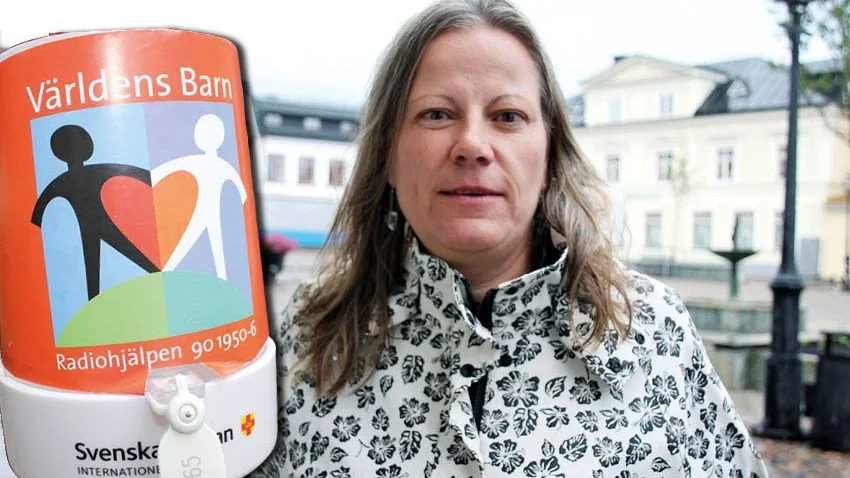 Marianne Karlsson på Vadstena församling är redo att skramla bössan.