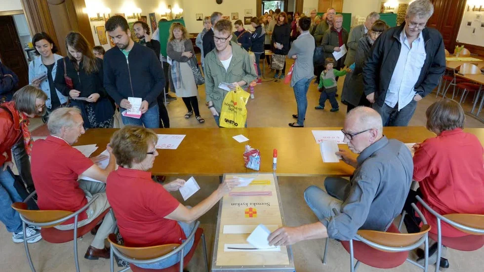 Kyrkoval. Sverigedemokraterna står inte alls för den sanna kristna tron, menar insändarskribenten. Bilden är från en vallokal i Malmö vid kyrkovalet 2013.