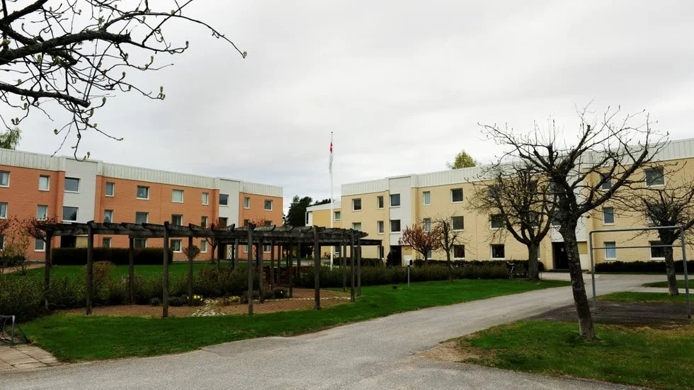 Energianvändningen i flerbostadshus behöver minskas, menar artikelförfattaren.
