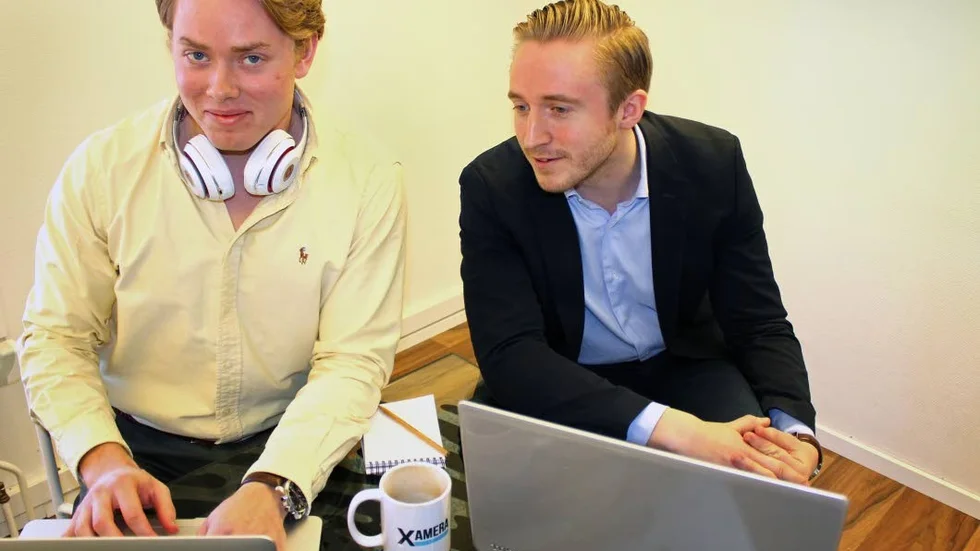 Jobbsökar-appen. Xamera lanserar en app där arbetssökande kan lägga upp filmer på sig själva. Studenten Oliver Wettergren har aniltats på deltid för att jobba med videoredigering. Vd:n Jacob Svensson tror på appen.