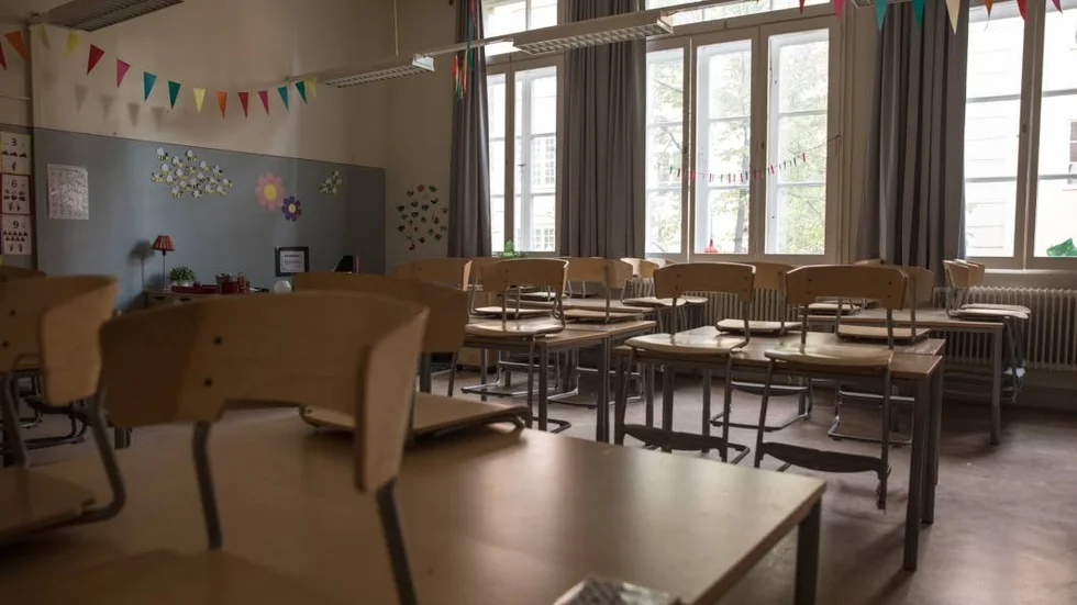 Inbrott och skadegörelse drabbade flera skolverksamheter i Motala under veckoslutet.