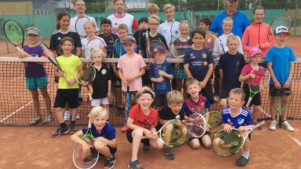 26 tennisspelare har drillats i fyra dagar under WTK:s summer camp.