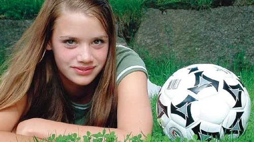 Eva Skärby som till vardags spelar i Kisas damlag har varit på elitläger för F88:or i Halmstad.