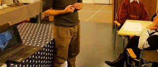 Fem bisamhällen är hundra idag