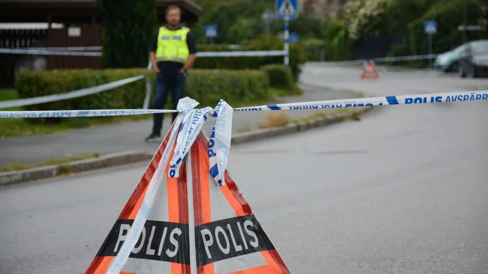 Den man som anhållit misstänkt för morgonens grova våldsbrott i centrala Eksjö förnekar brott. Åklagaren hoppas en häktningsförhandling kan hållas före helgen.