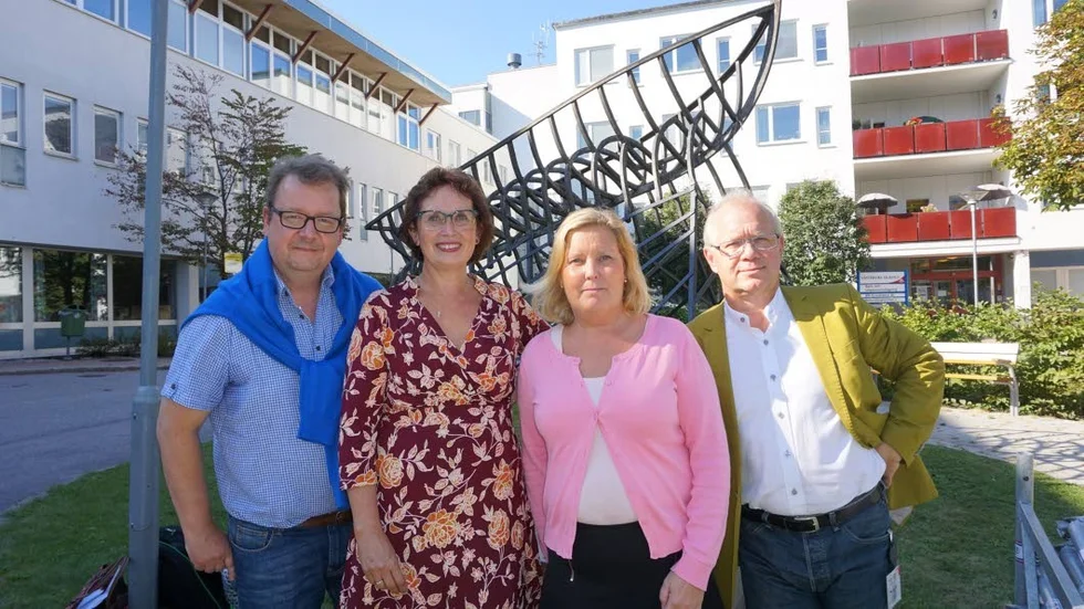 Allians.  Pierre Edström (L), Gudrun Brunegård (KD), Malin Sjölander (M) och Christer Jonsson (C) fortsätter debatten om hörselvården i länet.