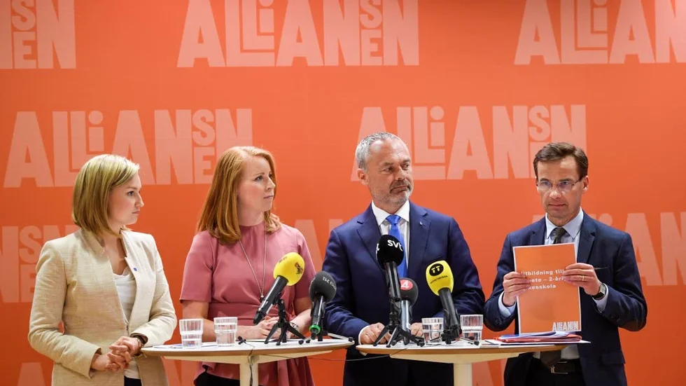 Alliansen. De borgerliga partiledarna håller pressträff på Sjödalsgymnasiet i Huddinge utanför Stockholm.