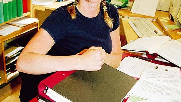 Annakarin Lindberg vid Miljö- och byggnadsförvaltningen informerar gärna näringsidkare om vad som egentligen gäller vid överträdelser mot miljöbalken.