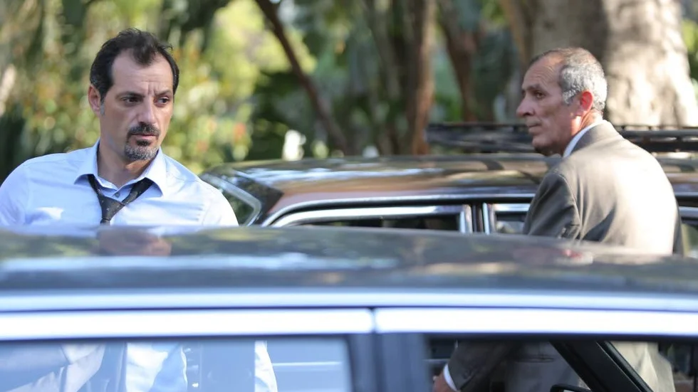 Tony (Adel Karam) och Yasser (Kamel El Basha) börjar bråka över en struntsak som snart blir en rättegång och en nationell mediecirkus.