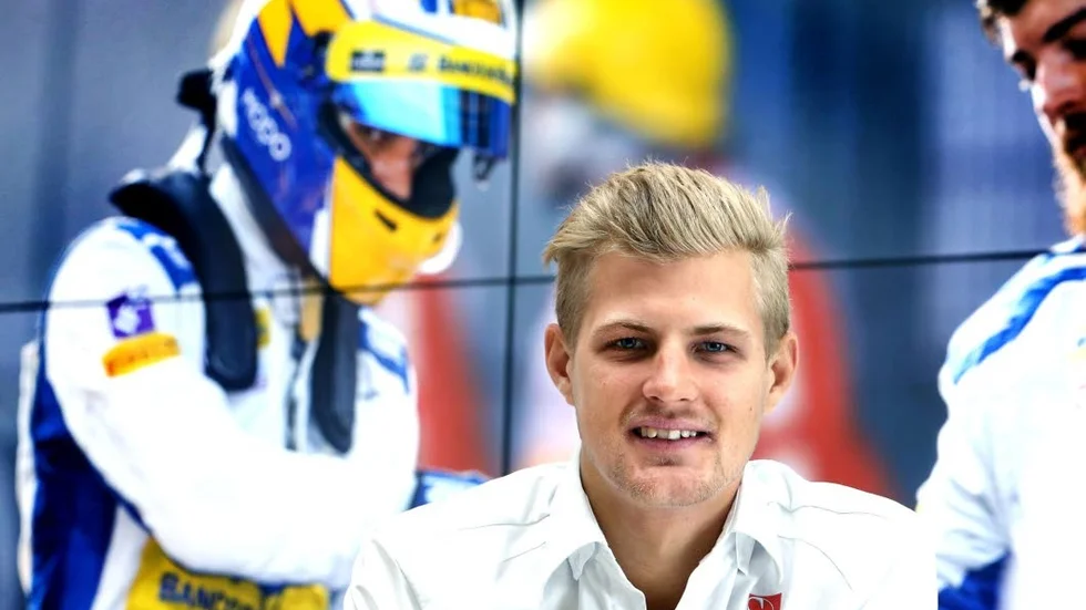 Formel 1-stjärnan Marcus Ericsson var på blixtvisit i Linköping för att besöka en av teamets sponsorer, Linköpingsföretaget IFS.
