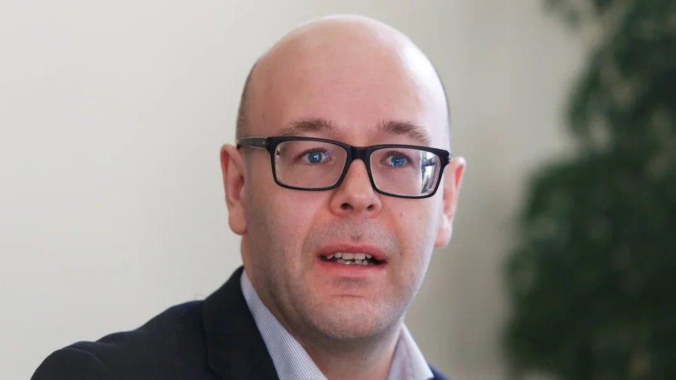 Tillbakavisar. "Det finns inget annat politiskt beslut än att Ulrika skola ska vara kvar", säger Jakob Björneke.