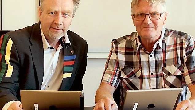 Oense. Förskolan tvingas spara 1,6 miljoner kronor efter att BUN röstat igenom majoritetens förslag. Socialdemokraten Kjell Bülow, till höger reserverade sig mot moderaten Magnus Gustafssons beslut.