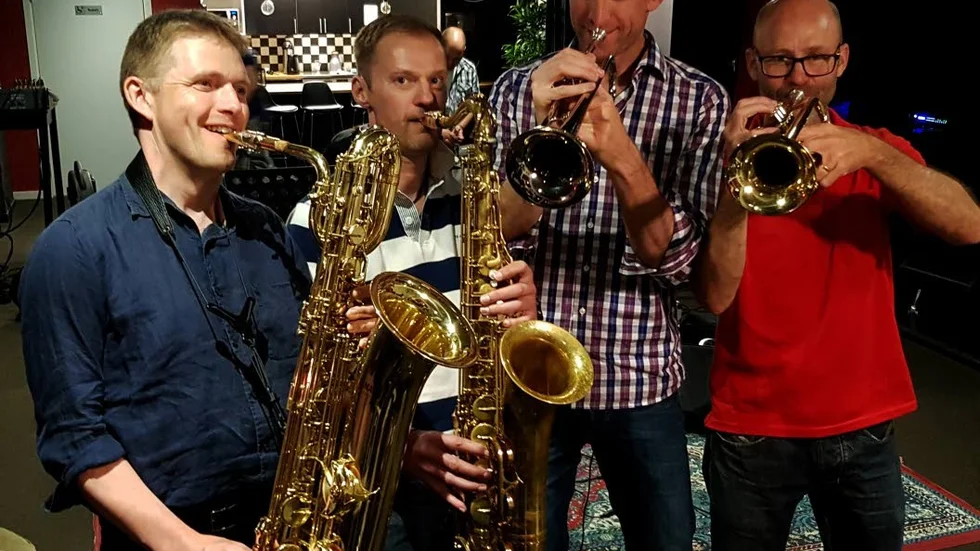 Blåssektionen Souled Out Horns består av Jakob De Geer, Benny Johansson, Mattias Lövgren och Tomas Ljunggren,