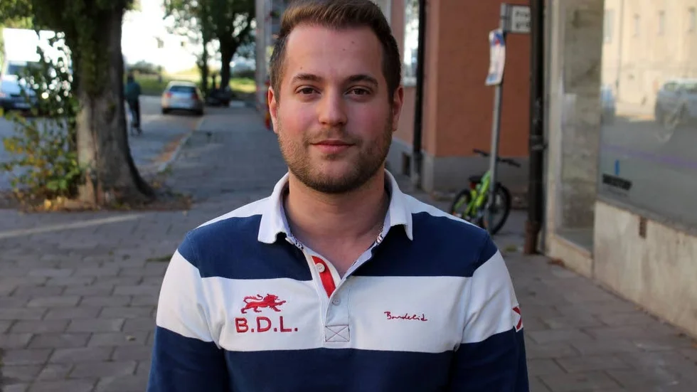 Florent är en 23-årig Motalabo som gillar fotboll och grillad mat.