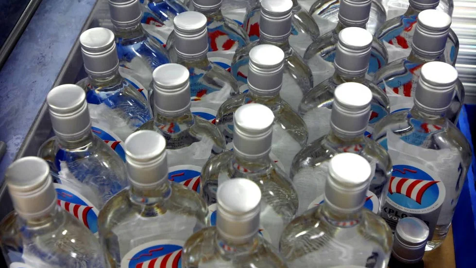 Vodka. En man snattade vodka från Systembolaget.