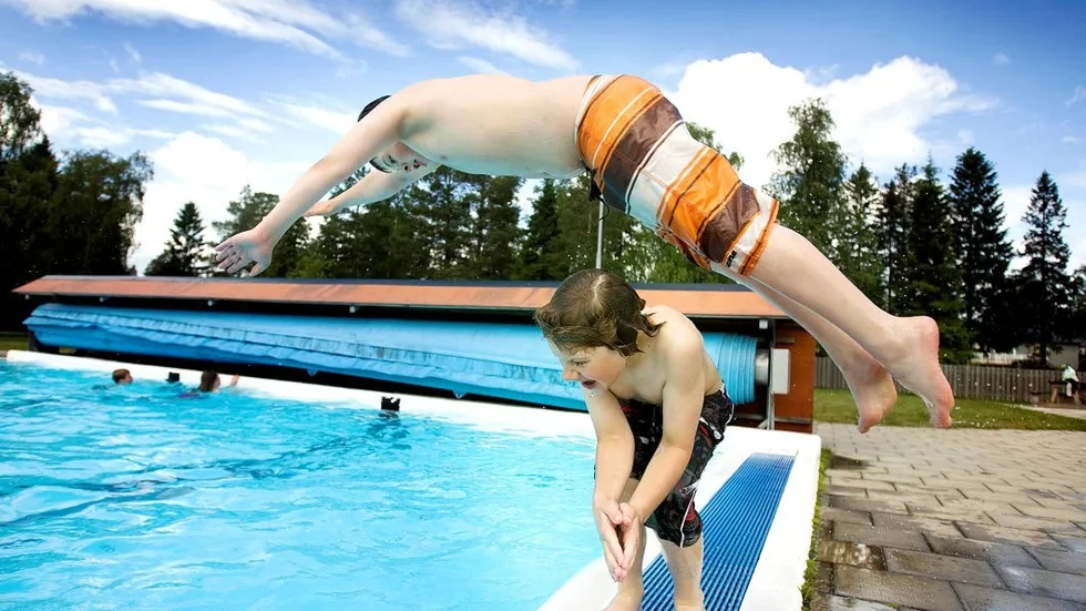 På fredag är det åter tillåtet att ta ett dopp på Aronsbadet.