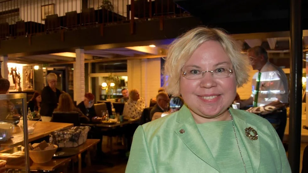 Linda Ylivainio (C) tar plats i konstitutionsutskottet.