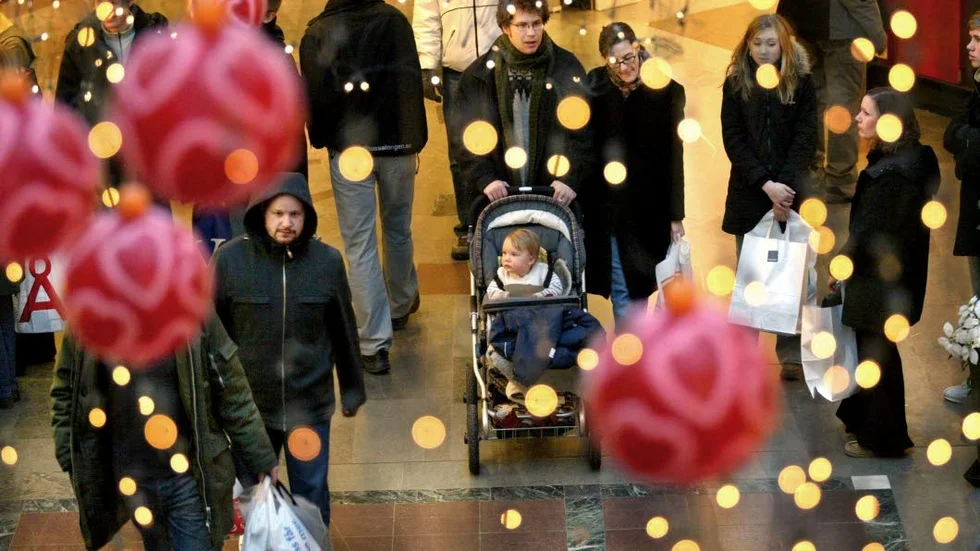 "Jag tänker på hur mycket jag längtar efter att skaffa barn – men sedan slår tanken på klimatkrisen mig", skriver Virve Ivarsson.
