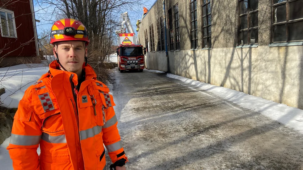 Sebastian Fjaestad, räddningstjänsten, vid branden på Kåge Gjutmek.

