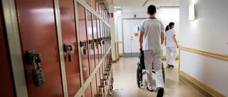 Ensam vårdare välte patient