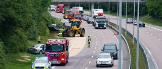 Tappad traktorlast på Bärbyleden orsakade trafikolycka