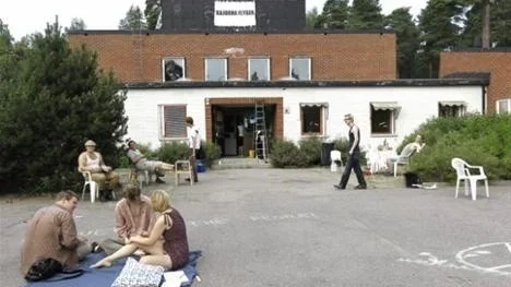 Så här såg det ut på måndagsförmiddagen utanför det gamla barn-och ungdomspsyket i Ulleråker.