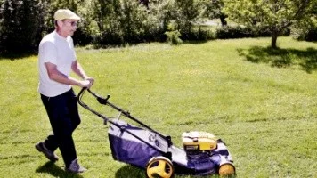 Pensionären Tommy Blom i jobbartagen.