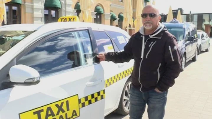 Egenföretagaren Reza Chersghpour, tycker att det finns tillräckligt med taxibilar ute på gatorna som det är.