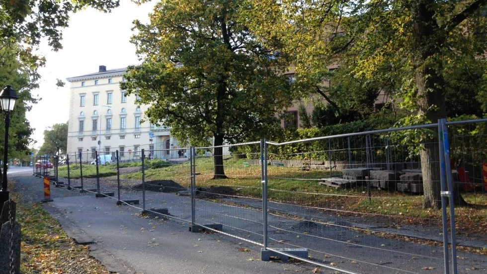 Odinslund. När ska arbetet med cykelvägen slutföras? undrar Anders Dillmar.