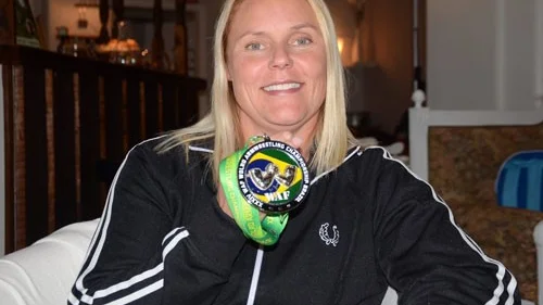 Silver som glimmar. Maria Wester tävlande för Vimmerby Armsport tog VM-silver i armbrytning i Brasilien.