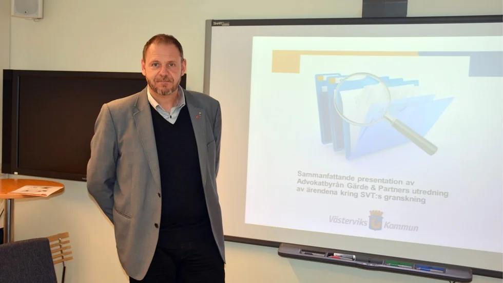 Tomas Kronståhl (S) presenterade advokatfirmans rapport om granskningen av kommunens och politikers agerande vid Slottsholmen affären. Foto: Anders Sjögren