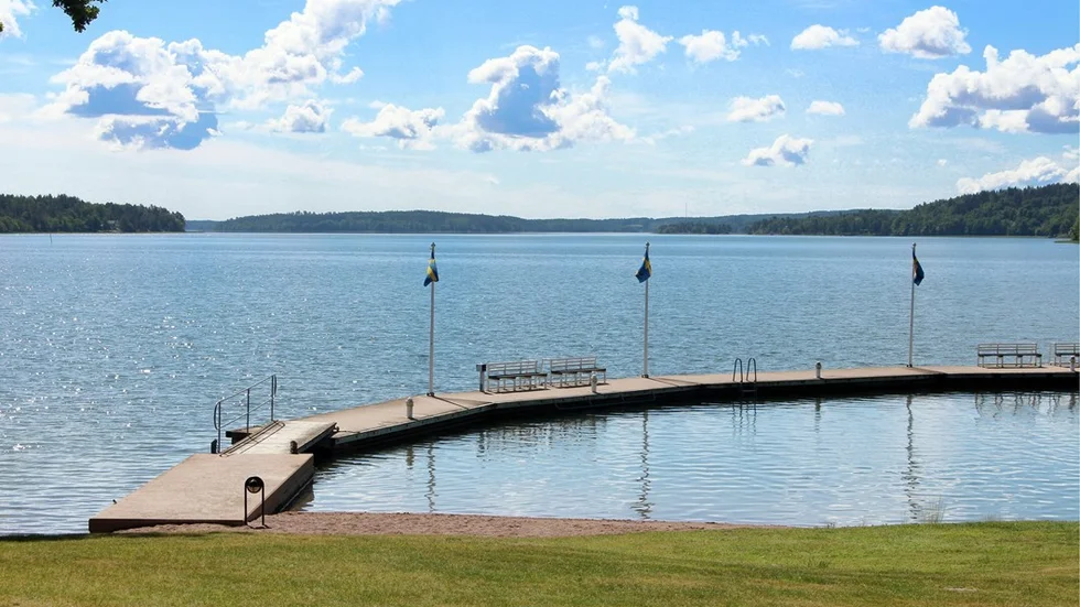 Vecka 28 börjar sommarsimskolan vid Hammarsbadet i Gamleby. En av sju orter i kommunen som erbjuder det. Foto: Ellinor Harrysson