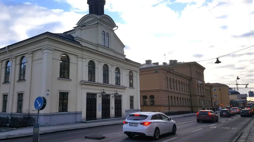 I den tidigare missionskyrkan på Kungsgatan i Uppsala har Tierp kommun sitt pendlarkontor. Nu ska kommunen öppna ytterligare ett distanskontor - nu i Gävle.